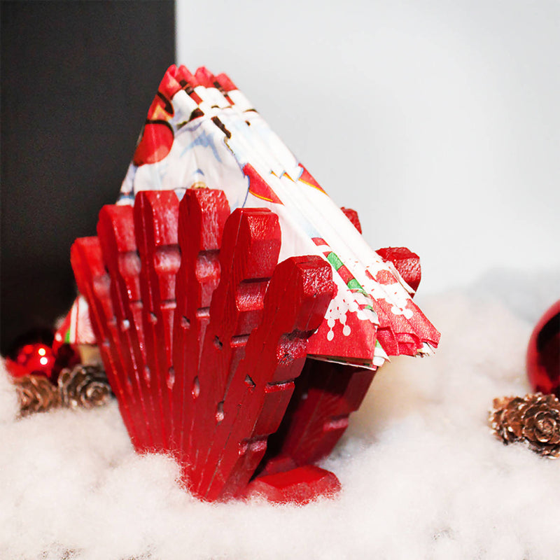 Clothpins tissue holder